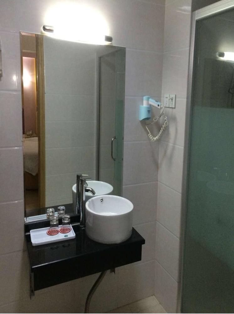 Constellation Theme Hotel - Zhuhai North Railway Station Châu Hải Ngoại thất bức ảnh